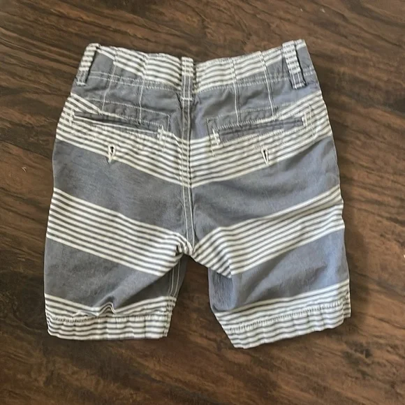 Gapkids  Striped Kids Shorts SZ 5 - Picture 3 of 5